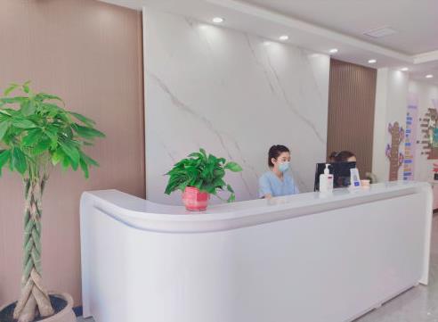 沈陽奧樂口腔門診部（朗月店）前臺