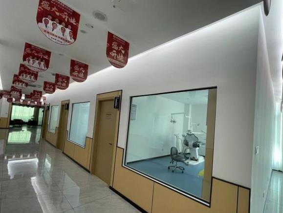 仙游京?？谇会t(yī)院走廊