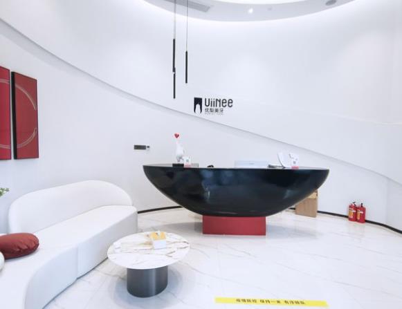 福建龍巖新羅優(yōu)梨口腔門診部前臺(tái)