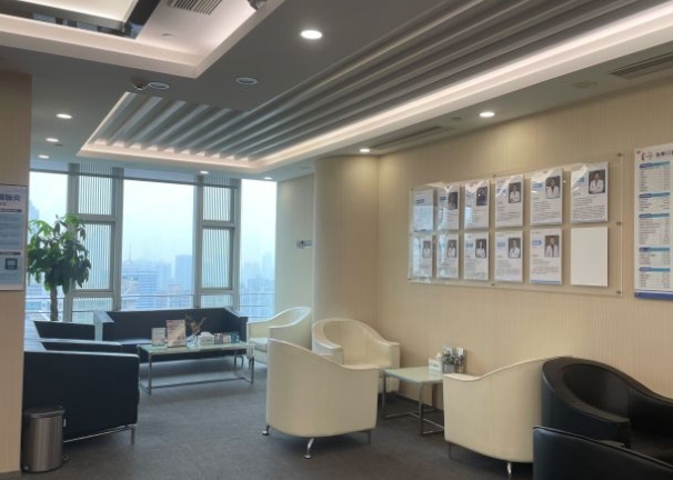 廣州海斯口腔門(mén)診部休息區(qū)